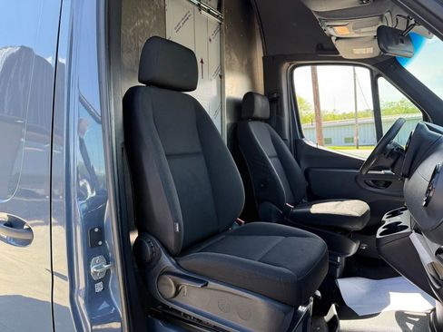Used 2019 Mercedes-Benz Sprinter 144 image 38