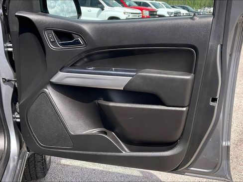 Used 2021 Chevrolet Colorado LT w/ Safety Package image 29