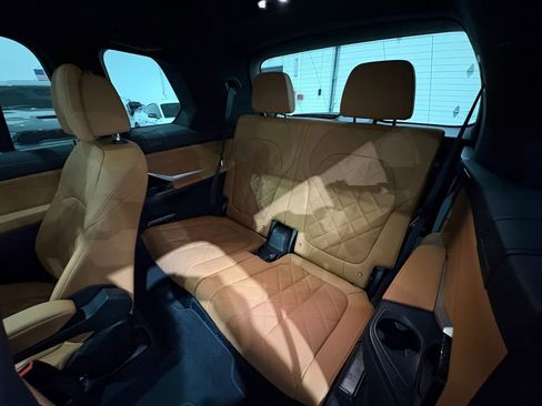Used 2025 BMW X7 xDrive40i w/ M Sport Package AWD/4WD image 47