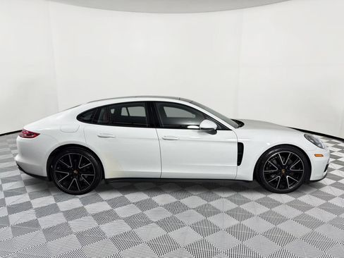 Certified 2019 Porsche Panamera image 8