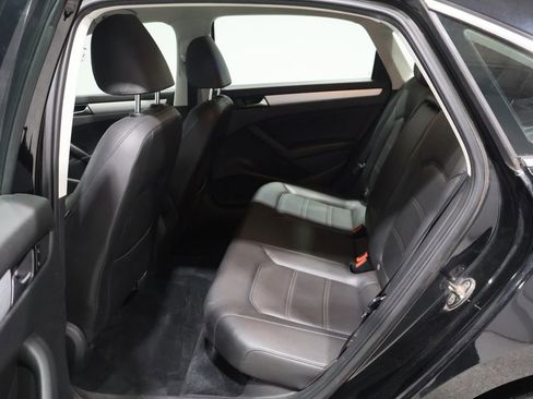 Used 2012 Volkswagen Passat TDI SE image 18