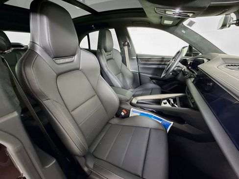 Certified 2024 Porsche Macan Turbo Electric image 20