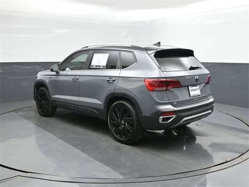 Used 2024 Volkswagen Taos SE image 5