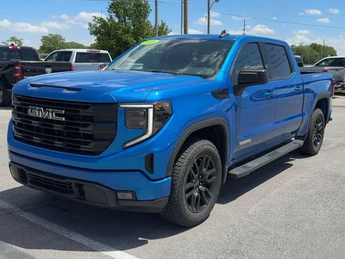 Used 2023 GMC Sierra 1500 Elevation w/ LPO, Elevation Black Package AWD/4WD image 2