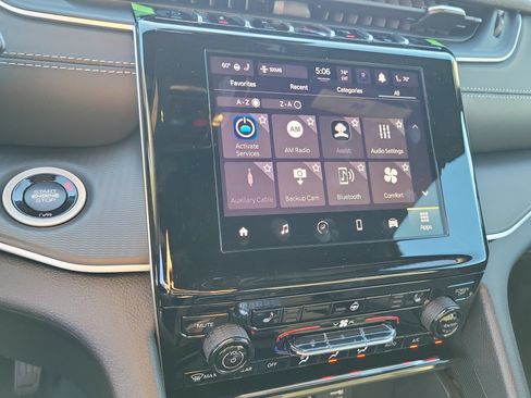 New 2025 Jeep Grand Cherokee Altitude AWD/4WD image 31