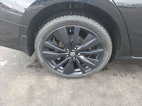 Used 2022 Nissan Altima 2.5 SR w/ Midnight Edition Package image 5