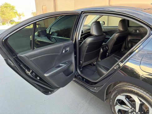 Used 2017 Honda Accord EX-L image 48