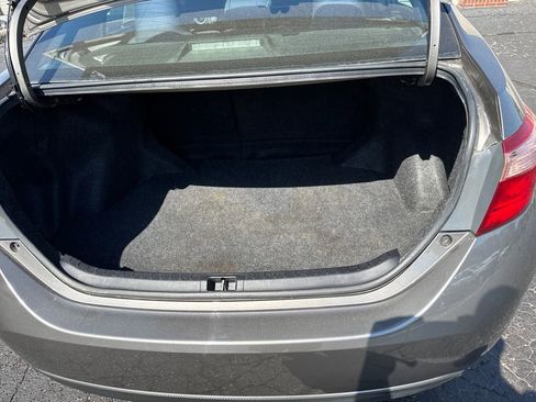 Used 2019 Toyota Corolla LE FWD image 28