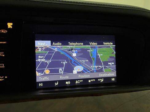 Used 2011 Mercedes-Benz S 550 4MATIC image 32