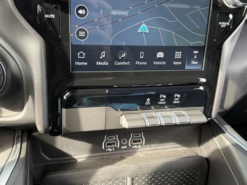 New 2026 RAM 1500 4x4 Crew Cab image 21