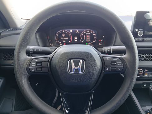 Used 2025 Honda Accord LX image 10