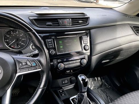 Used 2019 Nissan Rogue SV w/ Premium Package FWD image 8