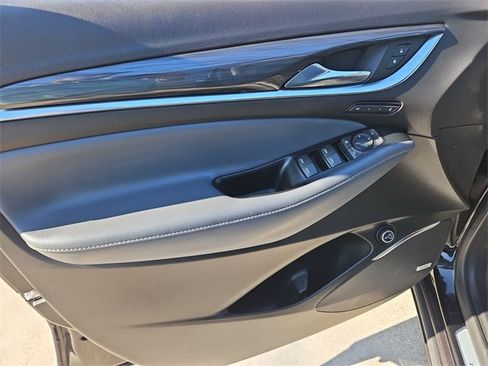 Used 2024 Buick Enclave Premium image 21