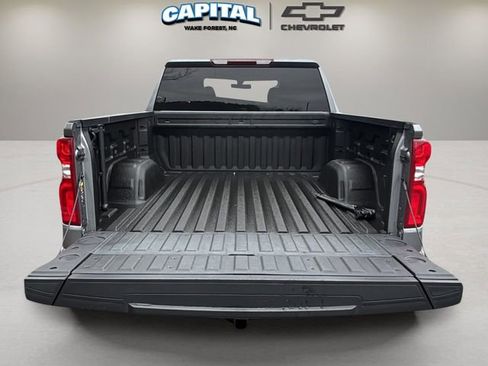 Used 2022 Chevrolet Silverado 1500 Custom AWD/4WD image 30