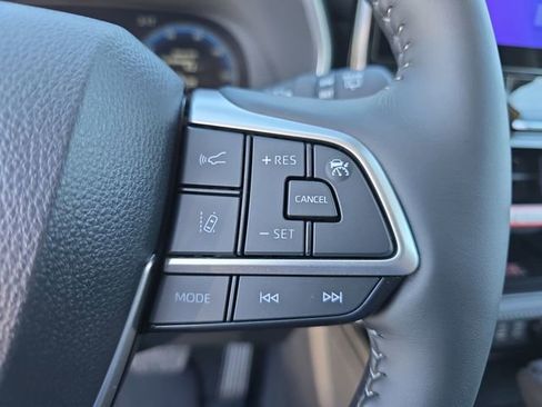 New 2026 Toyota Highlander Limited image 19