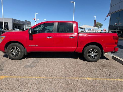 Used 2021 Nissan Titan SV w/ SV Convenience Package RWD image 12
