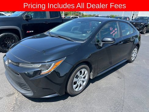 Used 2024 Toyota Corolla LE FWD image 1