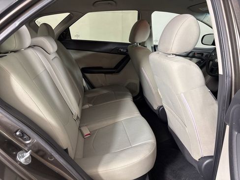 Used 2012 Kia Forte EX image 16