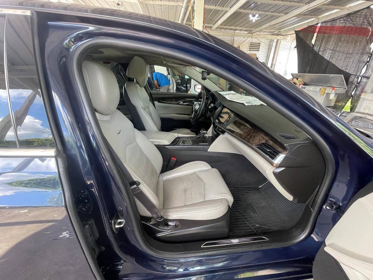 Used 2018 Cadillac CT6 Luxury w/ Active Chassis Package AWD/4WD image 14