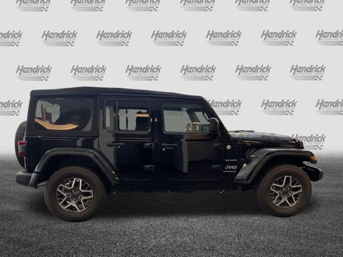 Used 2024 Jeep Wrangler Unlimited Sahara w/ Technology Group AWD/4WD image 11
