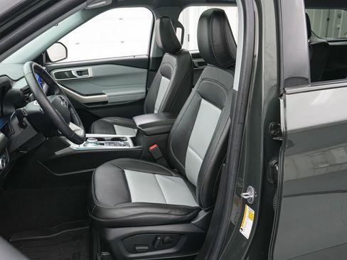 Certified 2023 Ford Explorer XLT w/ Equipment Group 202A AWD/4WD image 12