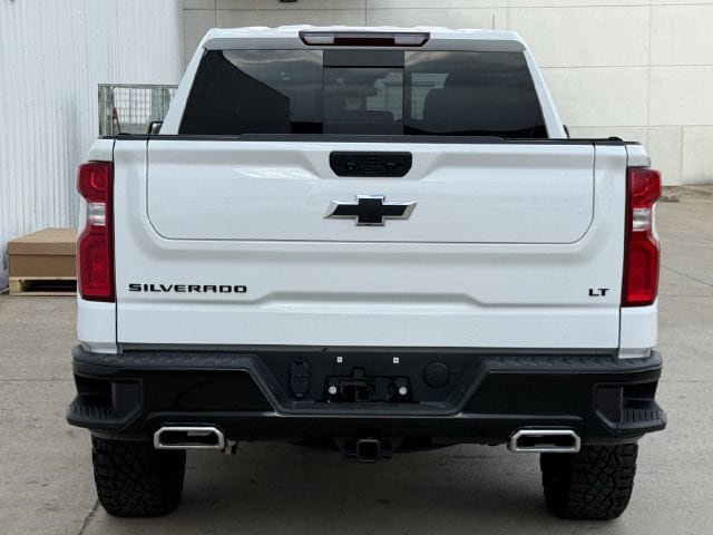 Used 2024 Chevrolet Silverado 1500 LT Trail Boss w/ Convenience Package II AWD/4WD image 5