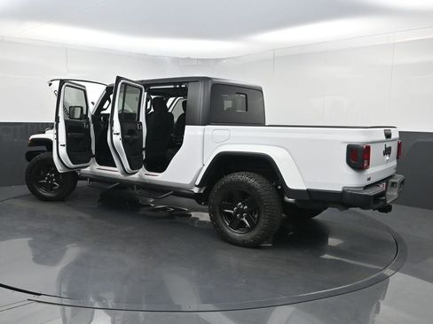 Used 2021 Jeep Gladiator Sport AWD/4WD image 37