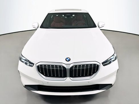 Used 2025 BMW 530i w/ Premium Package image 2