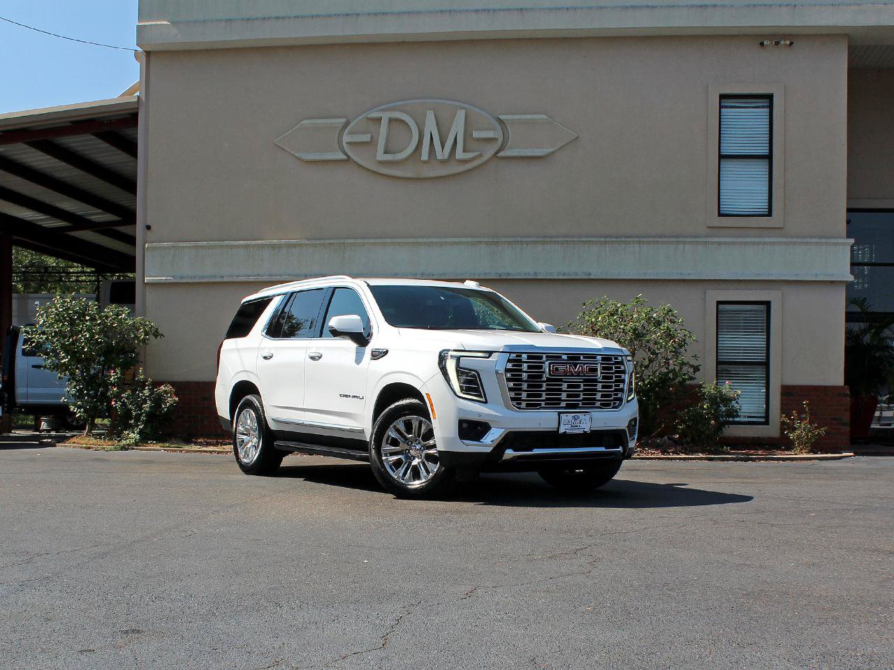 Used 2025 GMC Yukon Denali AWD/4WD image 3