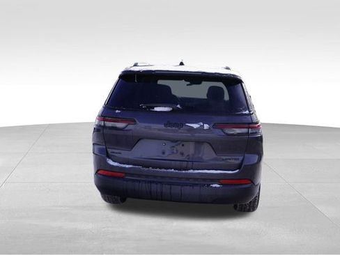 New 2025 Jeep Grand Cherokee L Limited w/ Black Appearance Package image 4