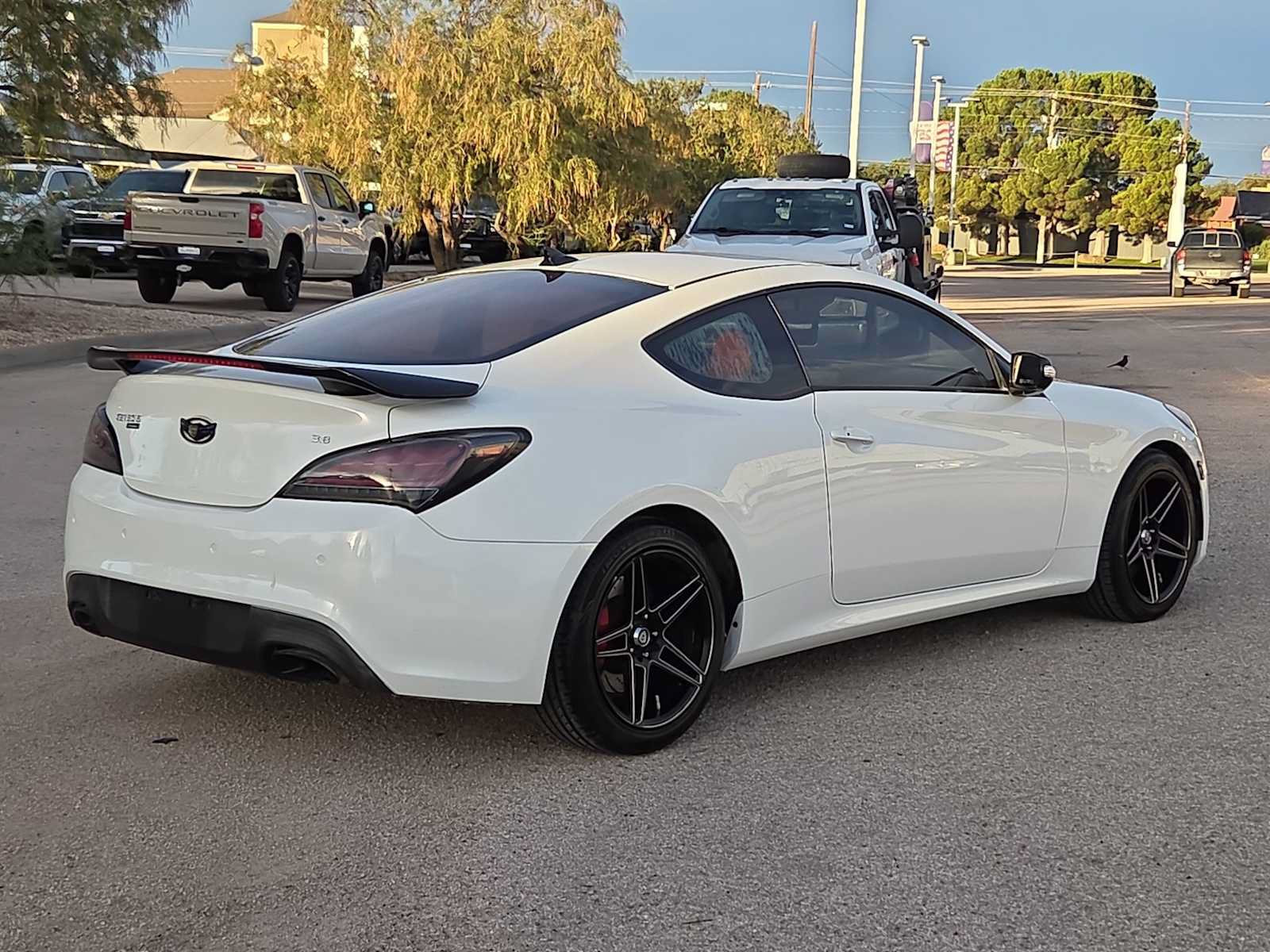 Used 2015 Hyundai Genesis 3.8 RWD image 8