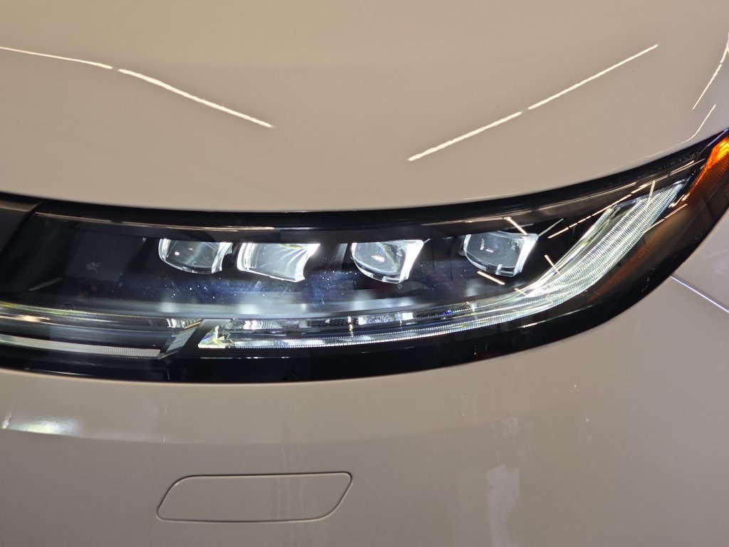 New 2027 Land Rover Range Rover Sport Dynamic SE AWD/4WD image 18