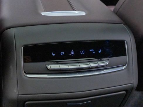Certified 2024 Cadillac Escalade Premium Luxury Platinum w/ LPO, Floor Liner Package AWD/4WD image 25