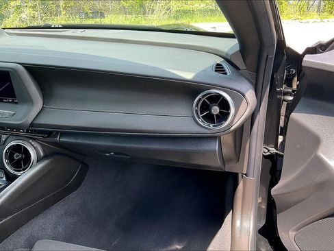 Used 2022 Chevrolet Camaro LT RWD image 15