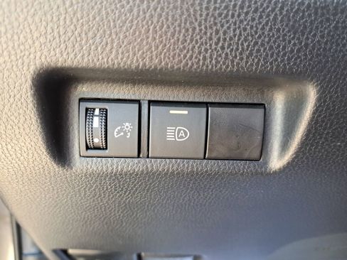 Used 2021 Toyota RAV4 XLE image 28