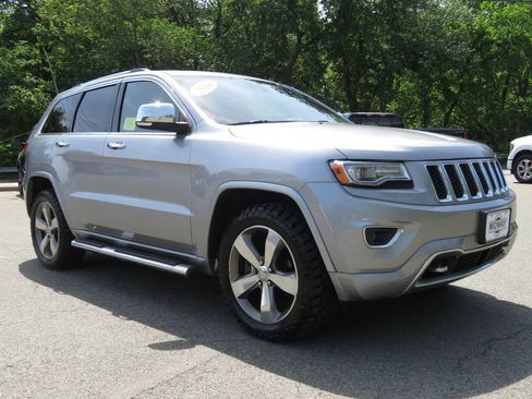 Used 2014 Jeep Grand Cherokee Overland w/ Advanced Technology Group AWD/4WD image 3