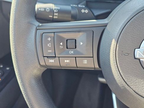 Used 2025 Nissan Kicks S AWD/4WD image 29