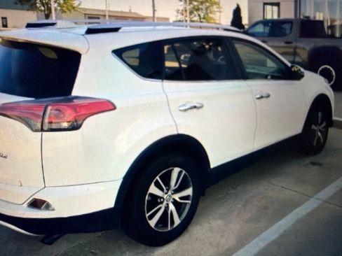 Used 2016 Toyota RAV4 XLE FWD image 3