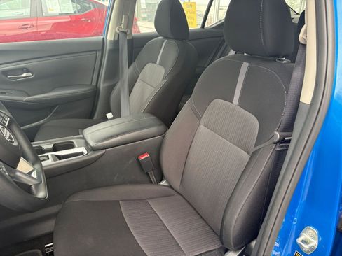 Used 2025 Nissan Sentra SV FWD image 34