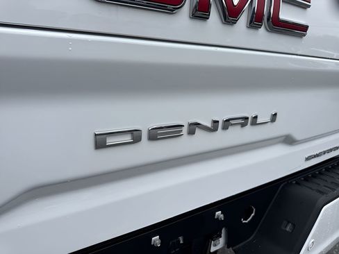Used 2025 GMC Sierra 2500 Denali image 33