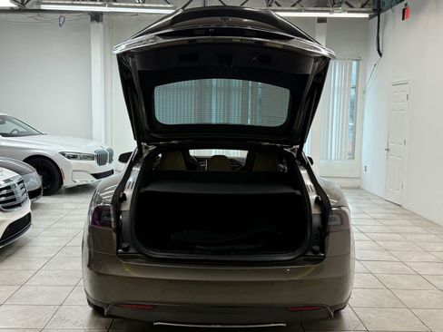 Used 2015 Tesla Model S 70D image 18