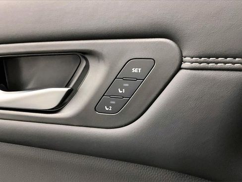 New 2025 Nissan Pathfinder Platinum image 30