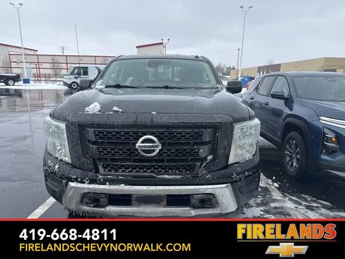 Used 2021 Nissan Titan SV w/ SV Convenience Package image 1