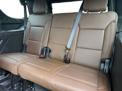 Used 2023 Chevrolet Tahoe High Country w/ Premium Package 2 AWD/4WD image 12
