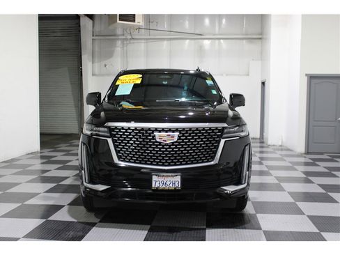 Used 2022 Cadillac Escalade ESV Premium Luxury image 2