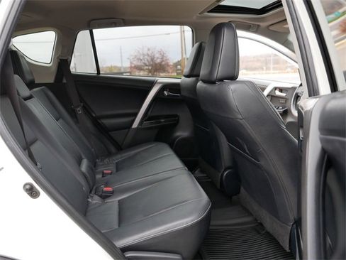 Used 2016 Toyota RAV4 Limited image 18