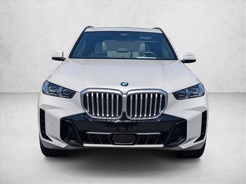 New 2026 BMW X5 xDrive40i w/ M Sport Package AWD/4WD image 3