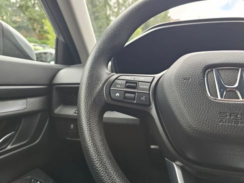 Used 2025 Honda CR-V LX image 32