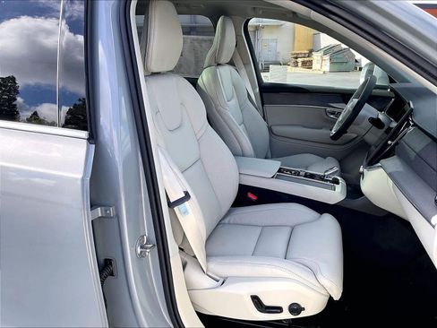 New 2026 Volvo XC90 T8 Ultra w/ Protection Package Premier image 32
