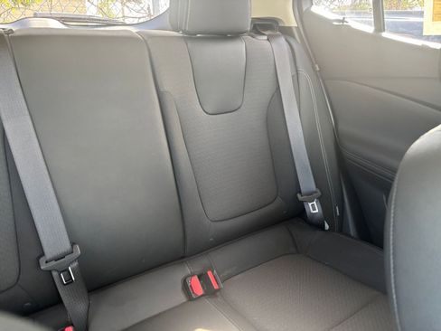 Used 2025 Buick Encore GX Preferred image 35